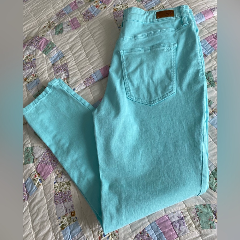 ☀️CROWN & IVY JEANS | HIGH-RISE SKINNY CROP - Picture 4 of 4